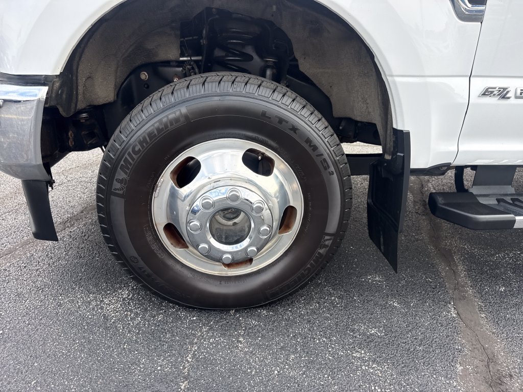 Used 2021 Ford F350 Lariat w/ Lariat Ultimate Package AWD/4WD image 31