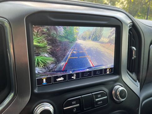Used 2023 GMC Sierra 2500 SLE AWD/4WD image 18