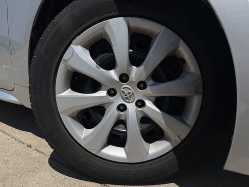 Used 2023 Toyota Corolla LE FWD image 10