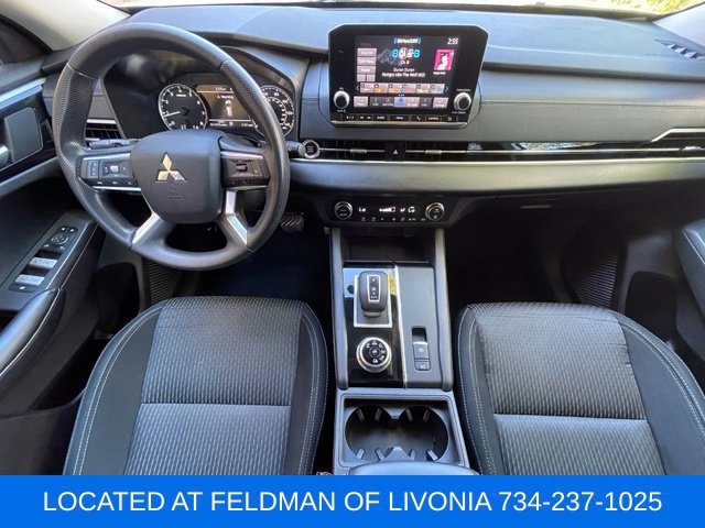 Used 2024 Mitsubishi Outlander ES AWD/4WD image 21