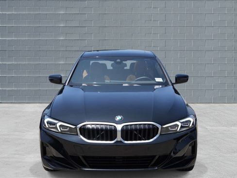 Used 2025 BMW 330i Sedan w/ Convenience Package RWD image 2