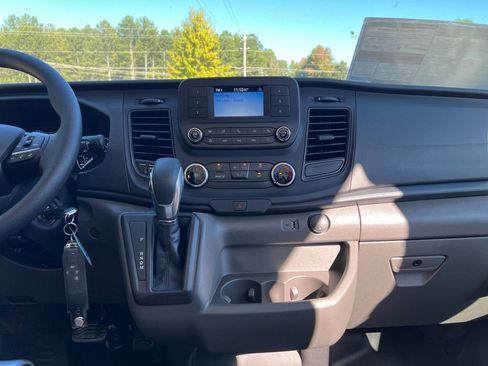 New 2025 Ford Transit 250 148 Medium Roof image 19