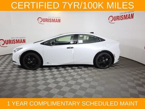 Used 2025 Toyota Prius AWD image 17