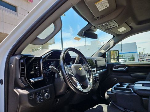 Used 2024 Chevrolet Silverado 3500 LT w/ Convenience Package AWD/4WD image 10