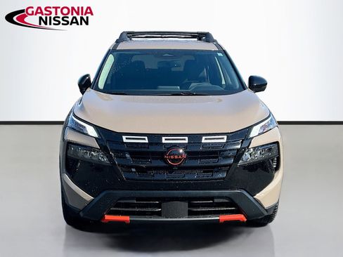 Used 2026 Nissan Rogue SV AWD/4WD image 2