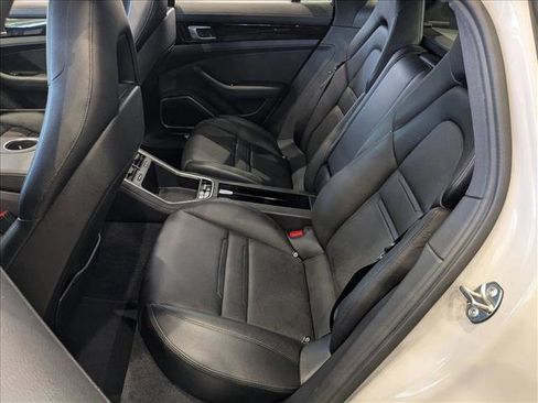 Used 2017 Porsche Panamera image 17