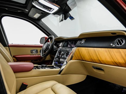 Used 2019 Rolls-Royce Cullinan AWD/4WD image 55