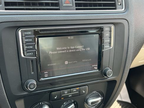 Used 2018 Volkswagen Jetta SE FWD image 21