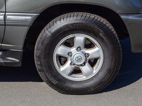 Used 1999 Toyota Land Cruiser image 10