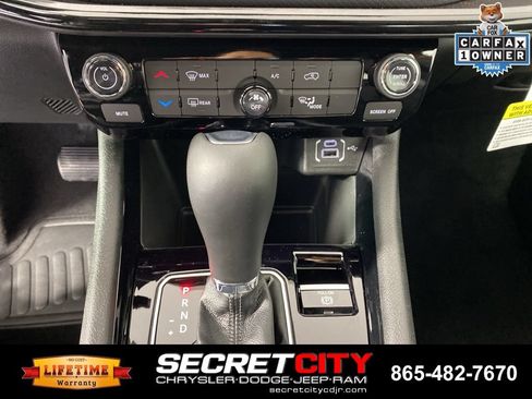 Used 2026 Jeep Compass Latitude AWD/4WD image 21