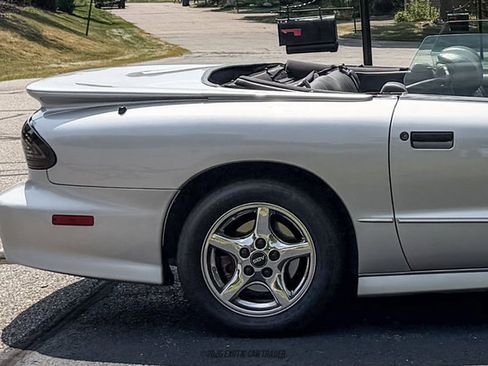 Used 1997 Pontiac Firebird Trans Am RWD image 10