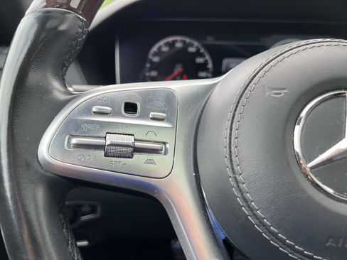 Used 2019 Mercedes-Benz S 560 Sedan image 19