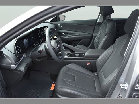 New 2026 Hyundai Elantra Limited FWD image 10