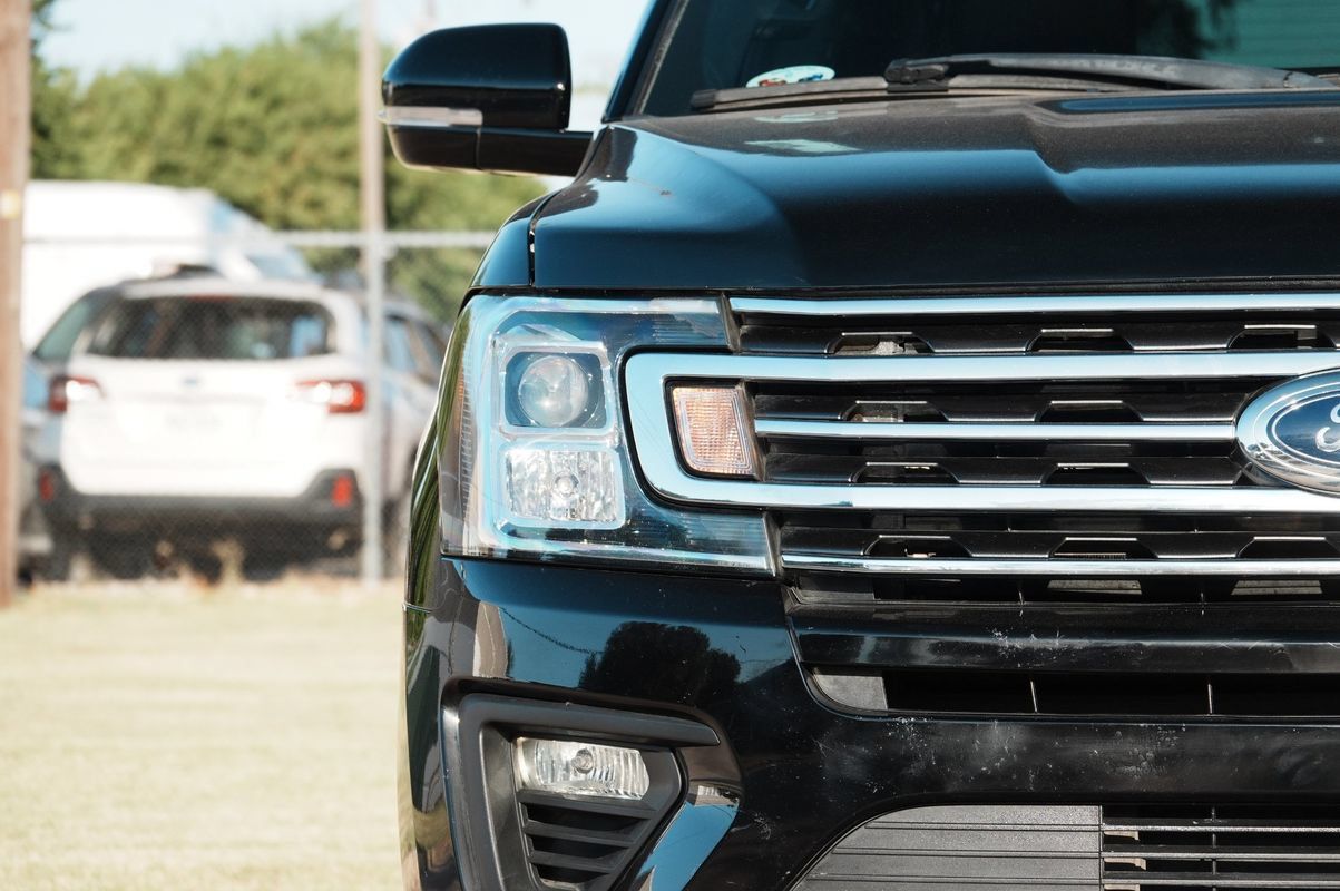 Used 2018 Ford Expedition Max XLT w/ Equipment Group 202A RWD image 19