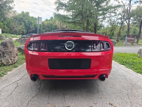 Used 2014 Ford Mustang GT RWD image 10