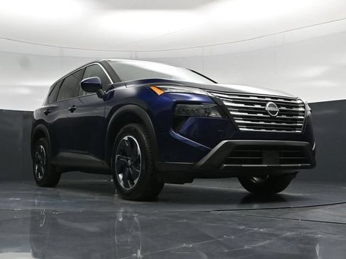 Used 2025 Nissan Rogue SV AWD/4WD image 56
