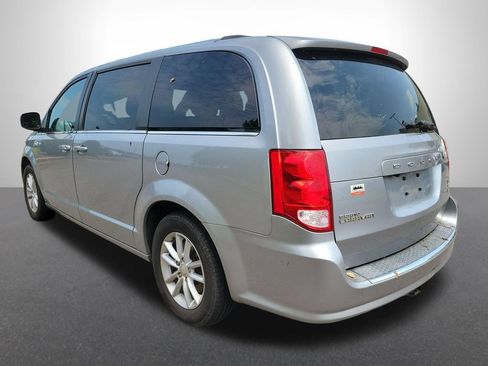 Used 2019 Dodge Grand Caravan SXT FWD image 3