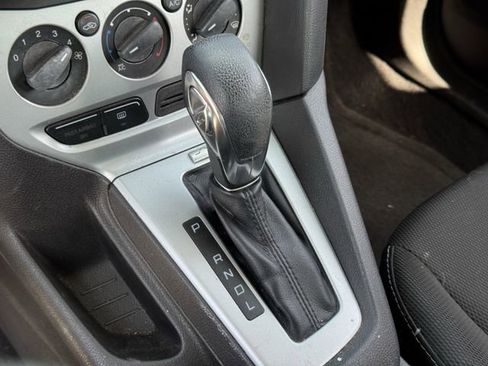 Used 2014 Ford Focus SE FWD image 18