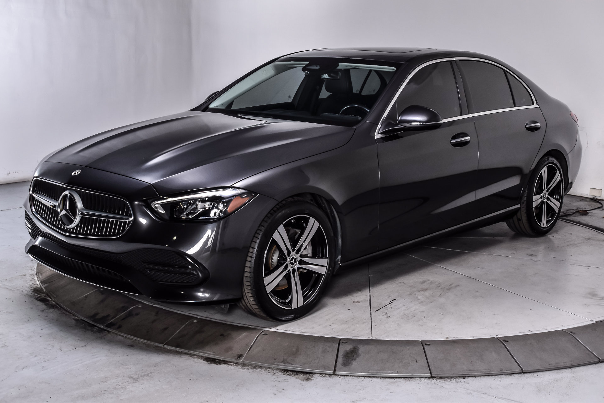 Used 2022 Mercedes-Benz C 300 Sedan image 3