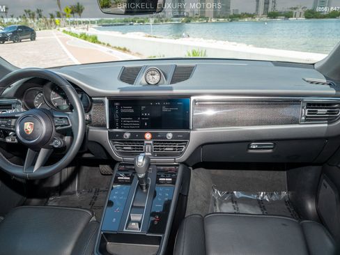 Used 2024 Porsche Macan image 20