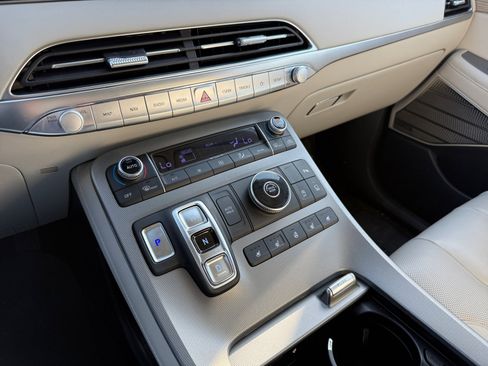 Used 2022 Hyundai Palisade Limited FWD image 13
