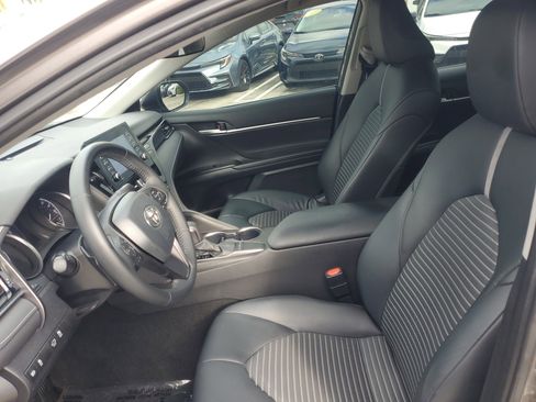 Used 2023 Toyota Camry SE image 15