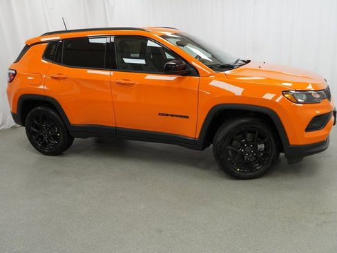 New 2026 Jeep Compass Latitude image 9