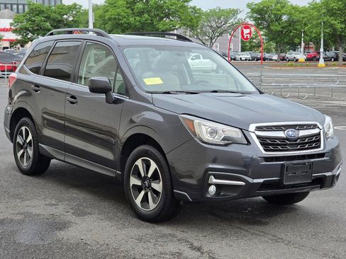 Used 2017 Subaru Forester 2.5i Limited AWD/4WD image 3