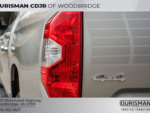 Used 2019 Toyota Tundra Platinum image 9