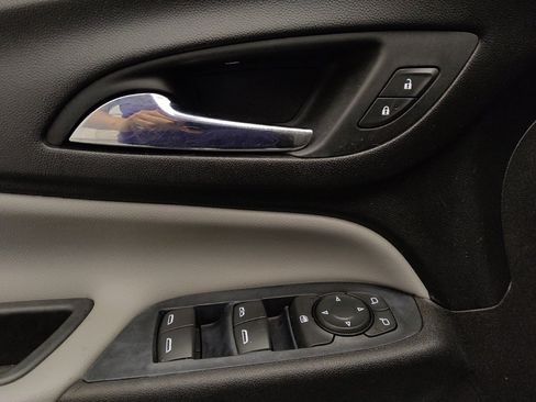 Used 2019 Chevrolet Equinox LS w/ LS Convenience Package image 27