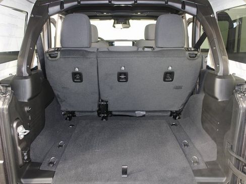 New 2026 Jeep Wrangler Unlimited Rubicon image 17