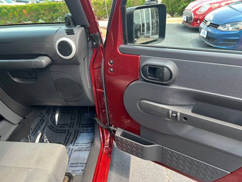 Used 2008 Jeep Wrangler Sahara w/ Dual Top Group AWD/4WD image 26