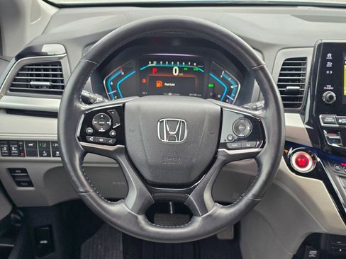Used 2018 Honda Odyssey Elite image 6
