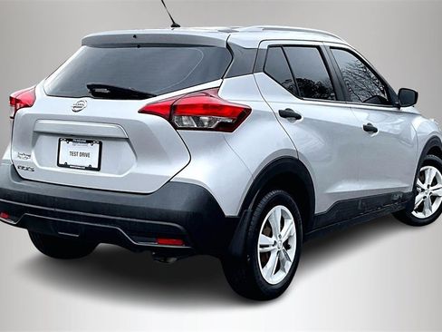 Used 2019 Nissan Kicks S image 6