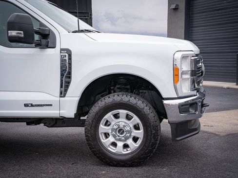 Used 2023 Ford F250 XLT w/ FX4 Off-Road Package AWD/4WD image 4