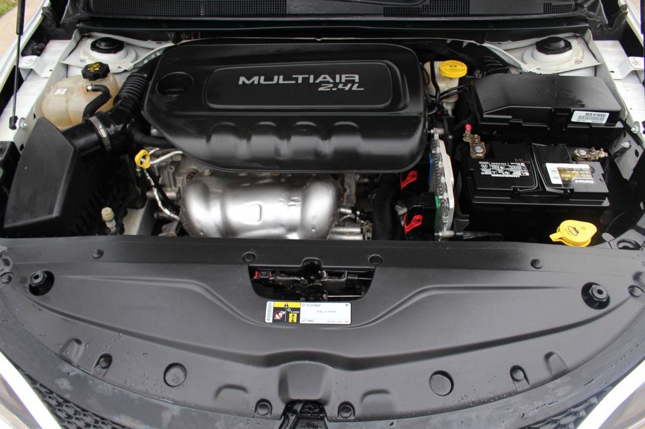 Used 2015 Chrysler 200 Limited w/ Convenience Group FWD image 45
