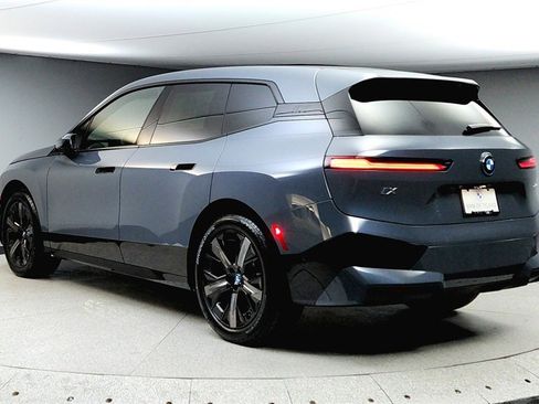 Used 2025 BMW iX xDrive50 w/ Premium Package image 5