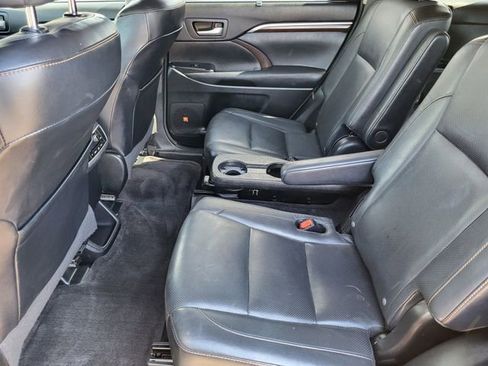 Used 2015 Toyota Highlander Limited w/ Driver Technology Package AWD/4WD image 22