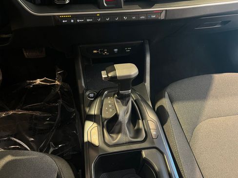 Used 2025 Kia K4 LXS image 41