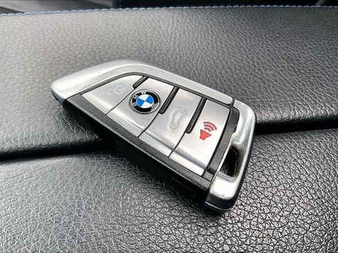 Used 2019 BMW 530e w/ M Sport Package image 14