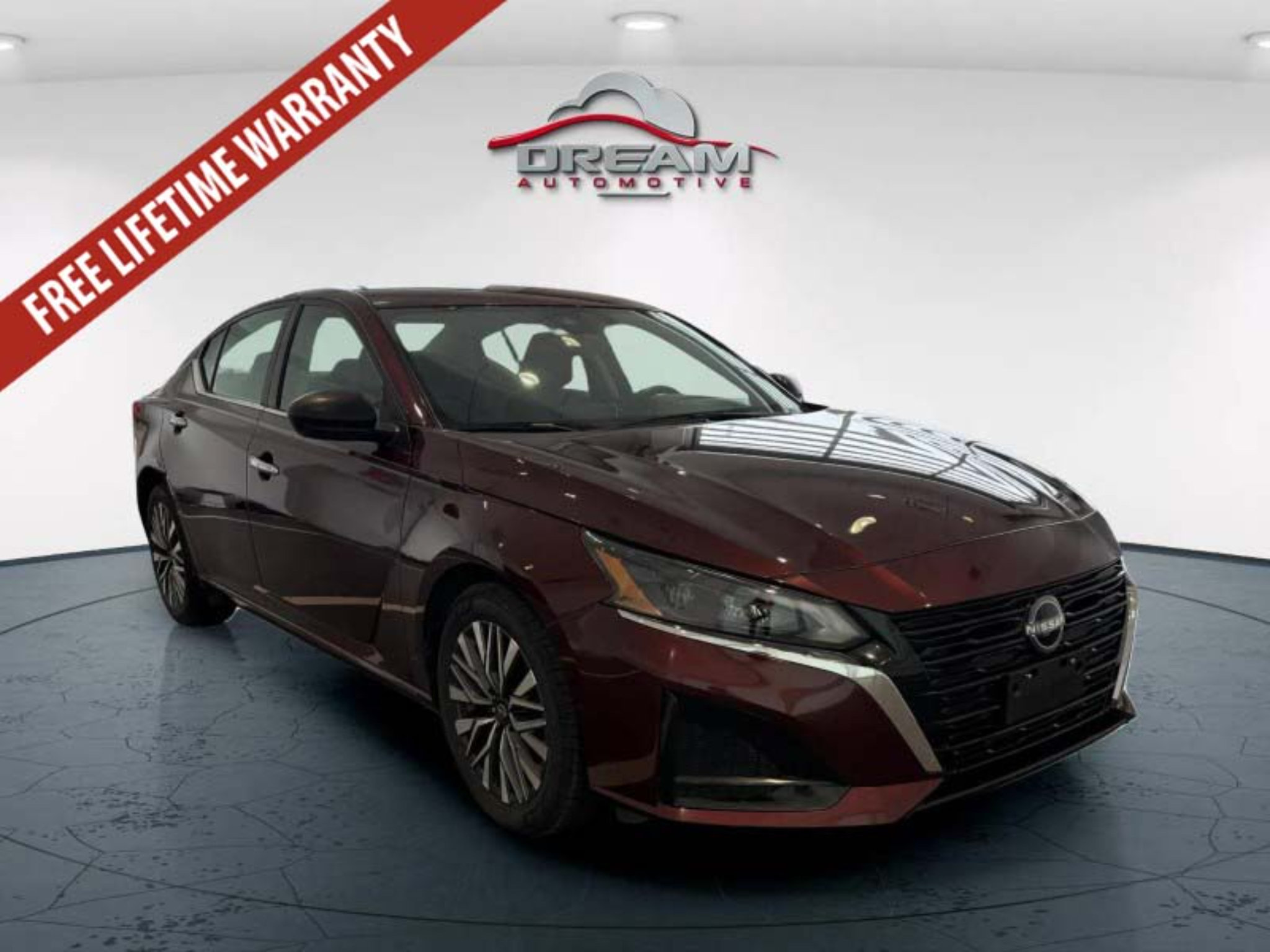 Used 2025 Nissan Altima 2.5 SV FWD image 1