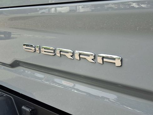 Used 2024 GMC Sierra 2500 AT4X AWD/4WD image 36