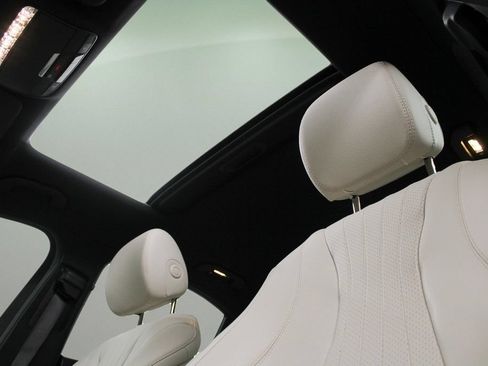 Used 2023 Mercedes-Benz E 350 4MATIC Sedan image 41