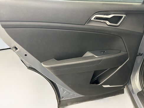 Used 2025 Kia Sportage LX image 26