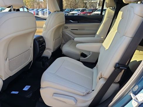 New 2026 Jeep Grand Cherokee L Limited w/ Luxury Tech Group II RWD image 11