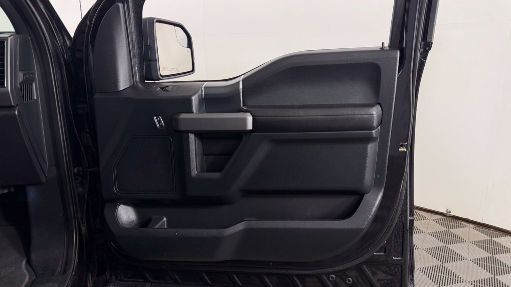 Used 2019 Ford F150 XLT w/ Equipment Group 302A Luxury AWD/4WD image 29