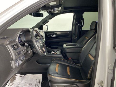 Used 2023 GMC Yukon XL AT4 w/ AT4 Premium Plus Package AWD/4WD image 15