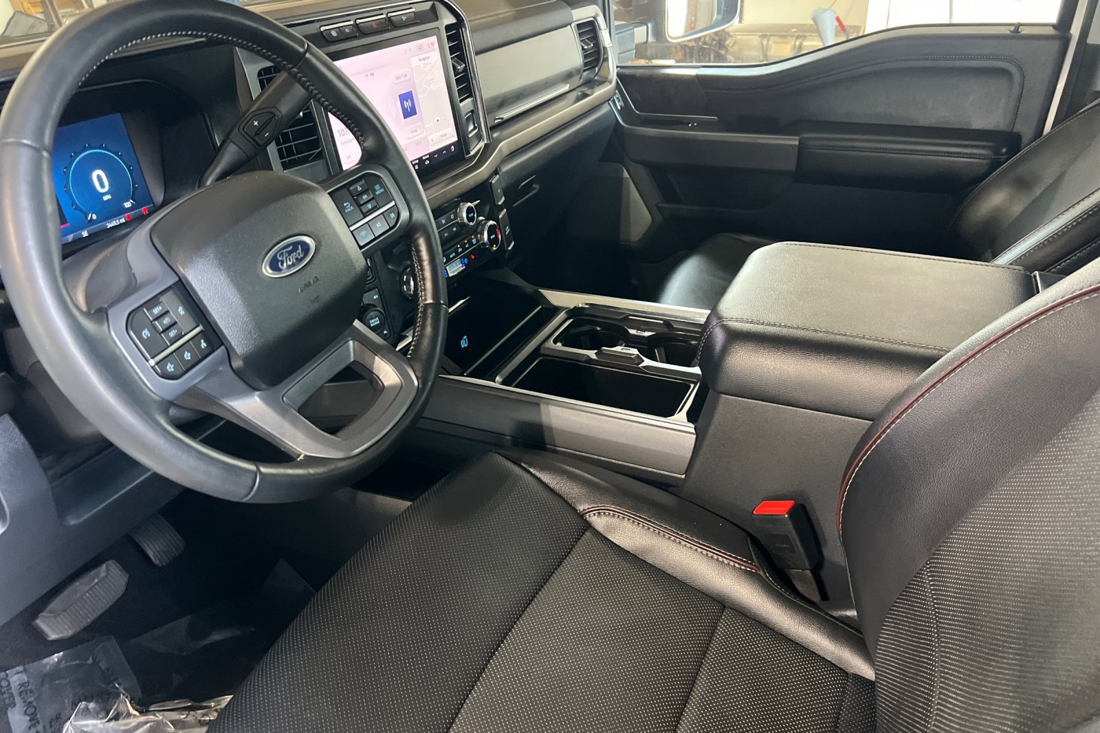 Used 2024 Ford F250 Lariat AWD/4WD image 4