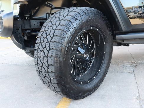 Used 2020 Jeep Wrangler Unlimited Sport image 19