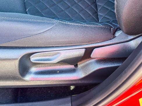 Certified 2022 Toyota C-HR XLE FWD image 23